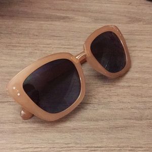 Tahari sunglasses in tan